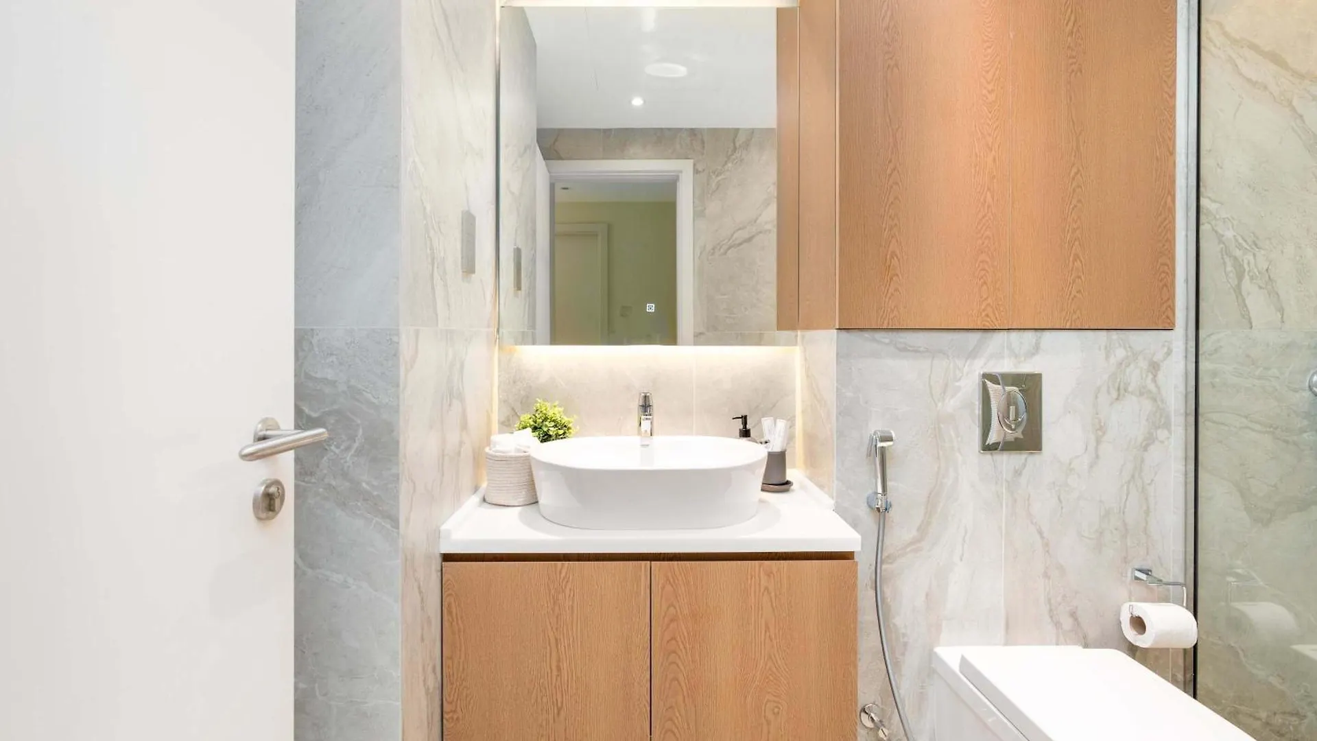 Апартаменты Stylish 1Br In Downtown With Fountain Views Дубай